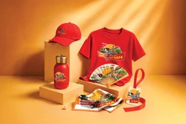 Bộ quà tri ân “Hạnh phúc là người Việt Nam” của SHB dịp Quốc khánh. (Ảnh: Vietnam+)