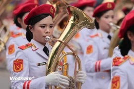 Khối nữ quân nhạc là lực lượng đặc biệt có nhiệm vụ biểu diễn nghệ thuật, gìn giữ và lan tỏa bản sắc quân đội.(Ảnh: Hoài Nam/Vietnam+)