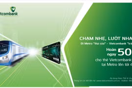Chào mừng 50 năm Thống nhất đất nước, Vietcombank hoàn 50% vé Metro 450.000 đồng. (Ảnh: Vietnam+)