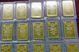 Giá vàng SJC giảm nhưng vẫn giao dịch ở mức trên 135 triệu đồng phiên sáng nay. (Ảnh: Vietnam+)