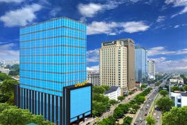 Tại đại hội đồng cổ đông tới đây, LPBank sẽ trình phương án chia cổ tức tỷ lệ 30% bằng tiền mặt, đây là mức chia cổ tức tiền mặt cao nhất hệ thống ngân hàng hiện nay. (Ảnh: Vietnam+)