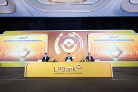 LPBank thông qua thành lập ngân hàng con tại VIFC và chia cổ tức 30% tiền mặt. (Ảnh: Vietnam+)