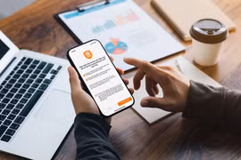 100% tài khoản giao dịch trên kênh số đã được đối chiếu sinh trắc học. (Ảnh: Vietnam+)