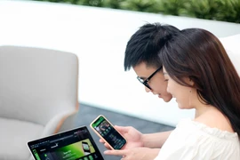 Vietcombank phát hành chứng chỉ tiền gửi trực tuyến, lãi suất hấp dẫn. (Ảnh: Vietnam+)