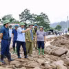 Thứ trưởng Bộ Nông nghiệp và Môi trường Nguyễn Hoàng Hiệp cùng Đoàn công tác đến thăm các điểm bị ảnh hưởng do trận lũ vừa qua tại xã Mường Than, tỉnh Lai Châu. (Ảnh: Thanh Vân)