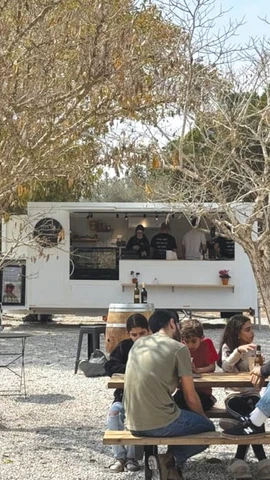 Thưởng thức càphê bên các xe càphê - agalot.