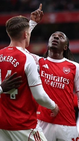 Arsenal độc chiếm ngôi đầu bảng Premier League. (Nguồn: ESPN)