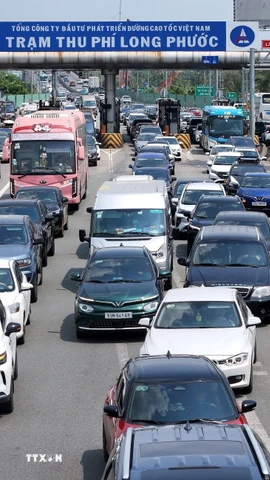 Giao thông cửa ngõ Thành phố Hồ Chí Minh tăng cao ngày cuối kỳ nghỉ Tết. (Ảnh: Hồng Đạt/TTXVN)