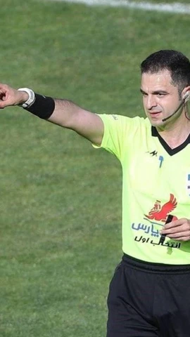 Trọng tài Payam Heydari. (Nguồn: Tasnim News Agency).