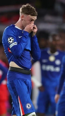 Chelsea dừng bước ở Champions League.