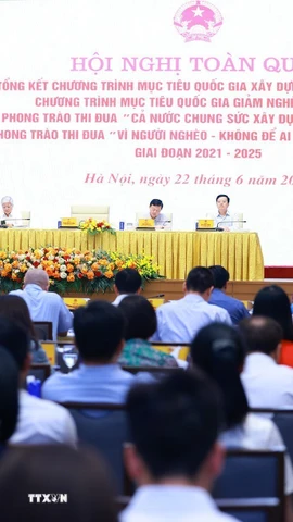 Thủ tướng Phạm Minh Chính phát biểu tại Hội nghị toàn quốc tổng kết Chương trình mục tiêu quốc gia xây dựng nông thôn mới. (Ảnh: Dương Giang/TTXVN)
