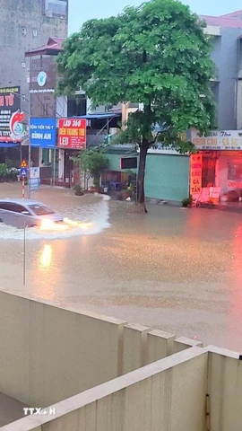 Mưa lớn gây ngập ở Thái Nguyên. (Ảnh: Trần Trang/TTXVN)