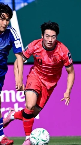 U23 Nhật Bản (áo xanh) đã vượt qua U23 Hàn Quốc để giành vé chung kết U23 châu Á 2026. (Nguồn: AFC)