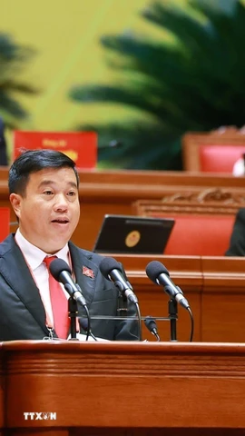 Đồng chí Y Thanh Hà Niê Kđăm, Ủy viên Trung ương Đảng, Bí thư Tỉnh ủy, Trưởng Đoàn đại biểu Quốc hội tỉnh Lâm Đồng, trình bày tham luận: “Củng cố hệ thống chính trị vùng đồng bào dân tộc thiểu số, tăng cường niềm tin của Nhân dân với Đảng.” (Ảnh: TTXVN)