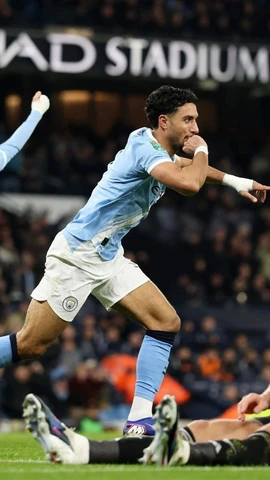 Man City giành quyền vào chung kết Cúp Liên đoàn Anh.