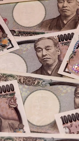 Đồng tiền mệnh giá 10.000 yen của Nhật Bản. (Ảnh: AFP/TTXVN)