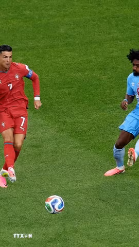 Ronaldo đang chịu áp lực lớn sau trận ra quân thất vọng. (Ảnh: AFP/TTXVN)