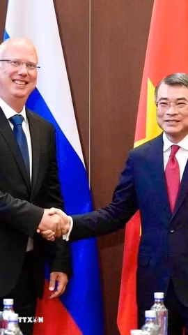 Thủ tướng Chính phủ Lê Minh Hưng tiếp Tổng Giám đốc Quỹ Đầu tư trực tiếp Nga Kiril Dmitriev. (Ảnh: TTXVN)