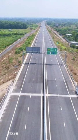 Một đoạn trên cao tốc Biên Hòa-Vũng Tàu đã hoàn thành. (Ảnh: Công Phong/TTXVN)