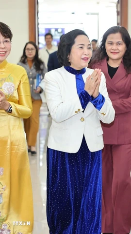 Phó Chủ tịch Quốc hội Nguyễn Thị Thanh đến dự buổi lễ. (Ảnh: Minh Đức/TTXVN)