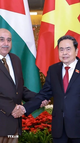 Chủ tịch Quốc hội Trần Thanh Mẫn và Chủ tịch Hạ viện Vương quốc Hashemite Jordan Mazen Turki El Qadi. (Ảnh: Doãn Tấn/TTXVN)