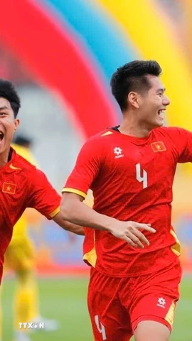 Niềm vui của các cầu thủ U22 Việt Nam. (Ảnh: Minh Quyết/TTXVN)