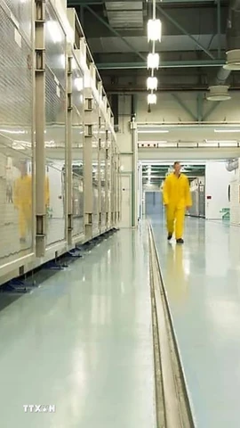 Bên trong cơ sở hạt nhân Fordow của Iran. (Ảnh: EPA/TTXVN)