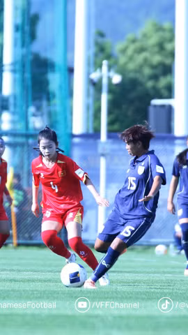 U17 nữ Việt Nam chia điểm với U17 nữ Thái Lan trong ngày ra quân. (Nguồn: VFF)