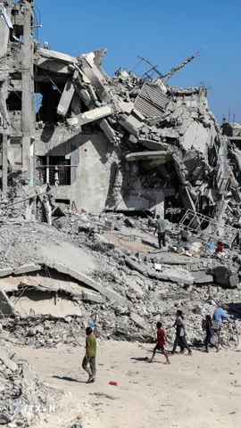 Những tòa nhà bị phá hủy trong xung đột ở phía Bắc Dải Gaza ngày 27/10/2025. (Ảnh: THX/TTXVN)