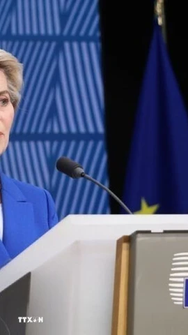 Chủ tịch Ủy ban châu Âu Ursula von der Leyen phát biểu tại Brussels, Bỉ. (Ảnh: IRNA/TTXVN)