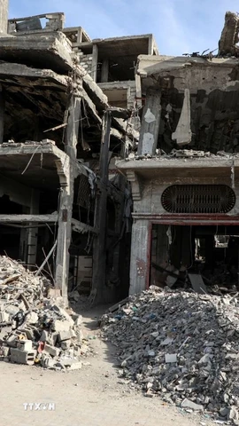 Tòa nhà bị phá hủy tại Jabalia, Dải Gaza. (Ảnh: THX/TTXVN)