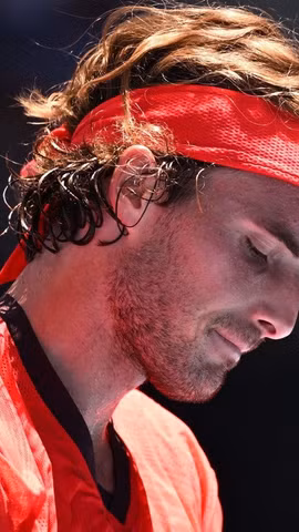 Stefanos Tsitsipas bị loại ngay từ vòng 1. (Nguồn: EPA)