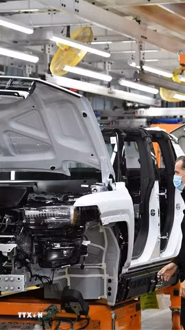 Dây chuyền sản xuất ôtô tại nhà máy của General Motors ở Detroit, Michigan (Mỹ). (Ảnh: AFP/TTXVN)