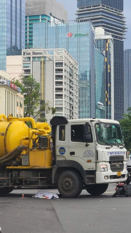 Hiện trường vụ tai nạn tại vòng xoay Công trường Mê Linh, phường Sài Gòn, Thành phố Hồ Chí Minh.