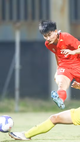 U17 Việt Nam (áo đỏ) thắng đậm ngày ra quân giải Đông Nam Á. (Nguồn: VFF)