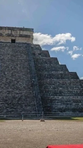 Mexico giới thiệu cúp vàng tại kỳ quan Chichén Itzá. (Nguồn: The Yucatan Times)