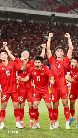 U23 Việt Nam trở thành đội bóng đầu tiên trong lịch sử giải đấu giành 3 chức vô địch liên tiếp. (Ảnh: VFF/TTXVN phát)