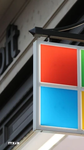 Biểu tượng Micrsoft tại London, Anh. (Ảnh: THX/TTXVN)