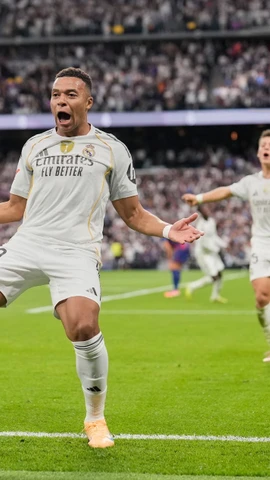 Mbappe tiếp tục ghi bàn giúp Real Madrid đánh bại Barcelona. (Nguồn: AP)