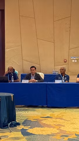 Ông Trần Anh Tú chủ trì cuộc họp kỹ thuật môn Bóng đá bãi biển Asian Beach Games 2026 tại Tam Á, Hải Nam (Trung Quốc). (Nguồn: VFF)