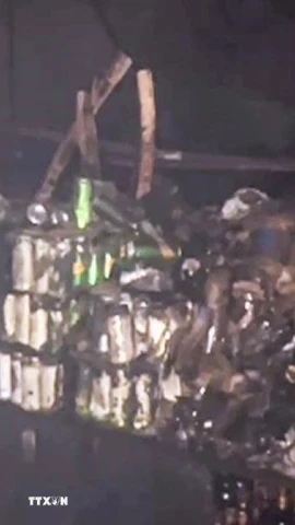 Hiện trường vụ cháy hộp đêm tại Arpora, Ấn Độ, ngày 7/12/2025. (Ảnh: ANI/TTXVN)