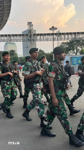 Lực lượng an ninh được triển khai để đảm bảo an toàn cho trận U23 Việt Nam-U23 Indonesia. (Ảnh: Đỗ Quyên/TTXVN)