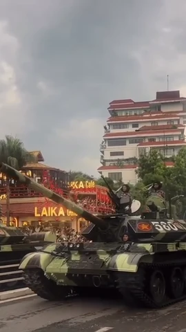 Cận cảnh khối xe tăng, thiết giáp sẵn sàng cho buổi tổng hợp luyện A80