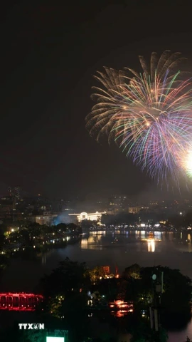 Đêm giao thừa, Bắc Bộ và Trung Bộ có mưa vài nơi. (Ảnh: Lê Đông/TTXVN)