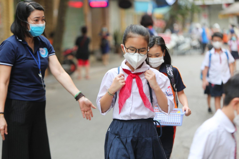 Học sinh trên cả nước đi học sau khi dịch bệnh COVID-19 được đẩy lùi. (Ảnh: Thành Đạt/TTXVN)