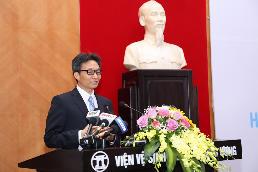 Phó Thủ tướng Vũ Đức Đam phát biểu tại buổi lễ. (Ảnh: Minh Quyết/TTXVN)