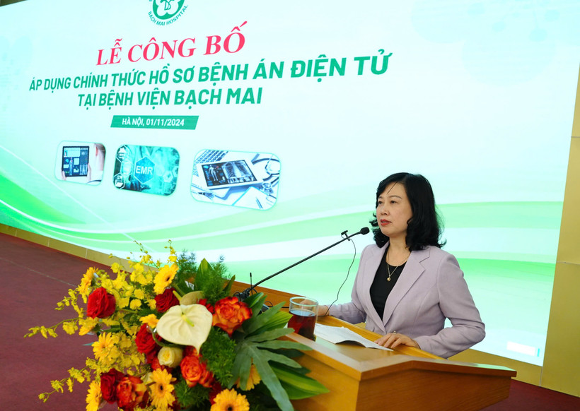 Bộ trưởng Bộ Y tế Đào Hồng Lan phát biểu tại buổi lễ áp dụng chính thức hồ sơ bệnh án điện tử tại Bệnh viện Bạch Mai. (Ảnh: PV/Vietnam+)