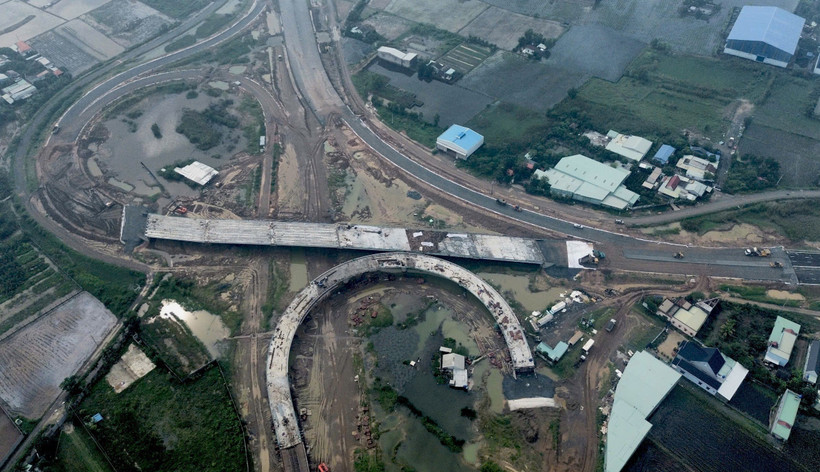 Dự án Vành đai 3 tại Thành phố Hồ Chí Minh đoạn qua tỉnh Long An đảm bảo tiến độ. (Ảnh: Bùi Giang/TTXVN)