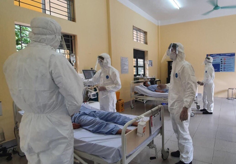 Lực lượng quân y triển khai diễn tập phòng, chống dịch bệnh COVID-19 tại khu vực cách ly và nơi tiếp nhận công dân của các đơn vị trong toàn quân. (Ảnh: Dương Giang/TTXVN)