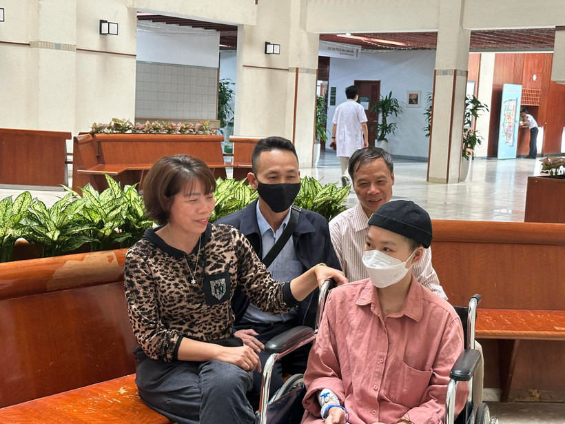 Sau 3 tuần điều trị tích cực, bệnh nhân hoàn toàn tỉnh táo và được ra viện. (Ảnh: PV/Vietnam+)